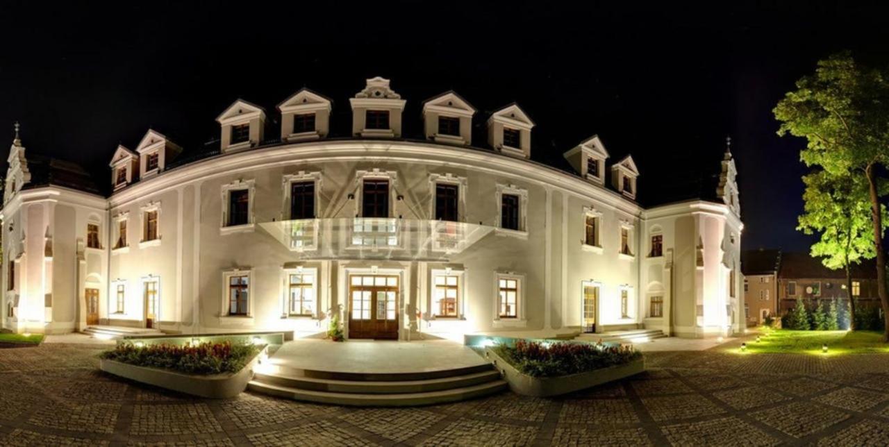 Hotel Zamek Lubliniec Exteriör bild